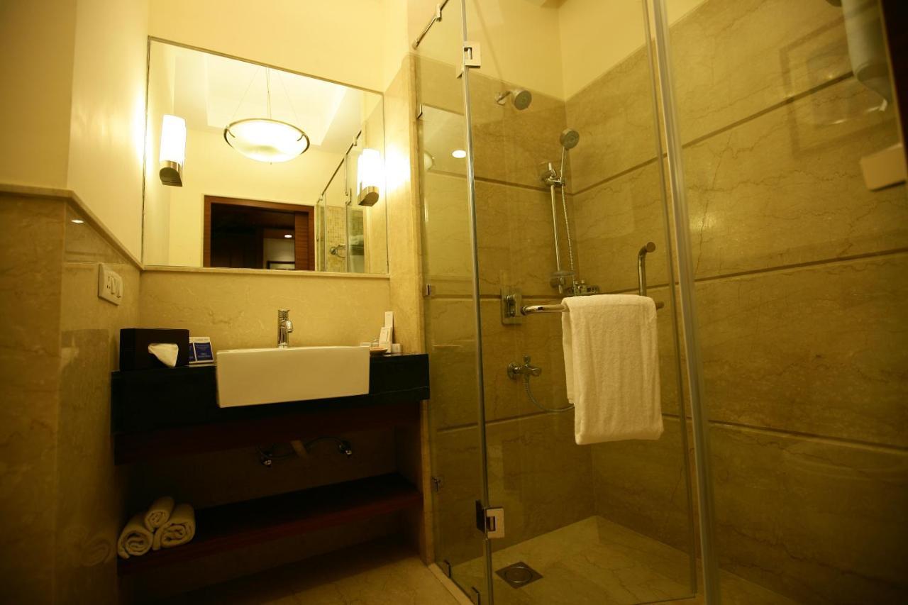 Muse Sarovar Portico Nehru Place Neu-Delhi Exterior foto