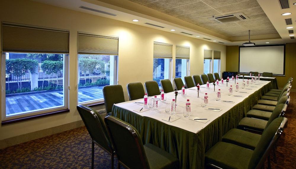 Muse Sarovar Portico Nehru Place Neu-Delhi Exterior foto