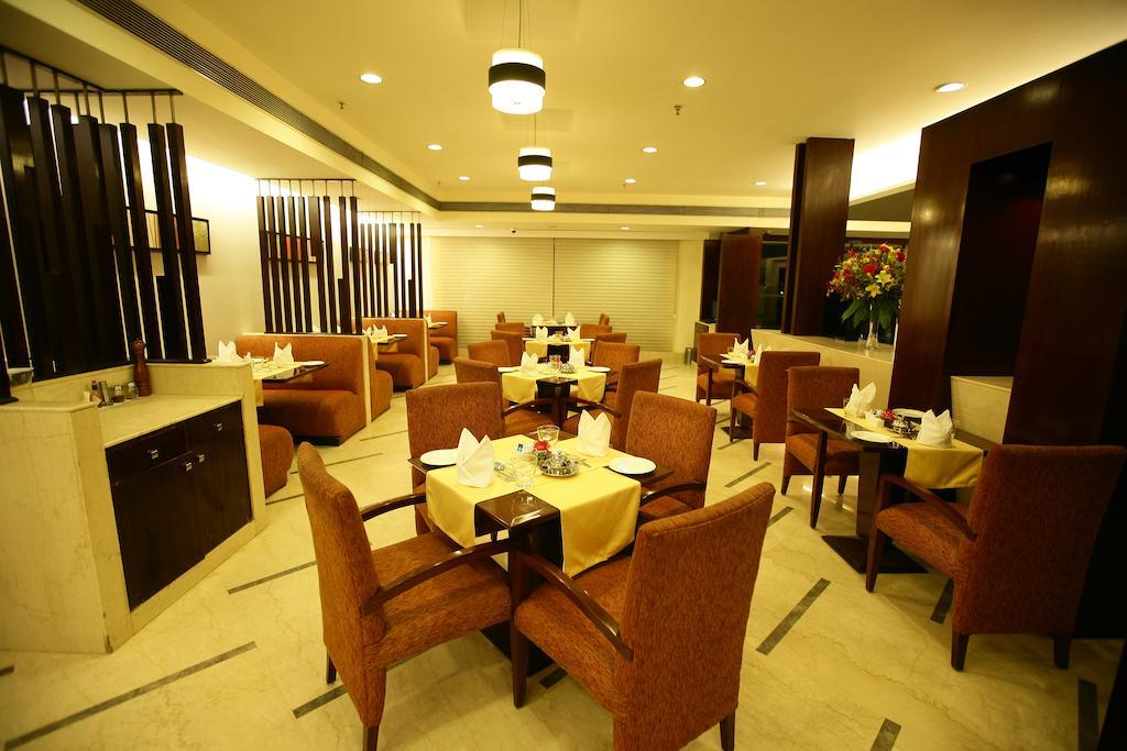 Muse Sarovar Portico Nehru Place Neu-Delhi Exterior foto